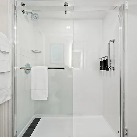 Doubletree By Hilton New York Jfk Airport Hotel Exterior photo